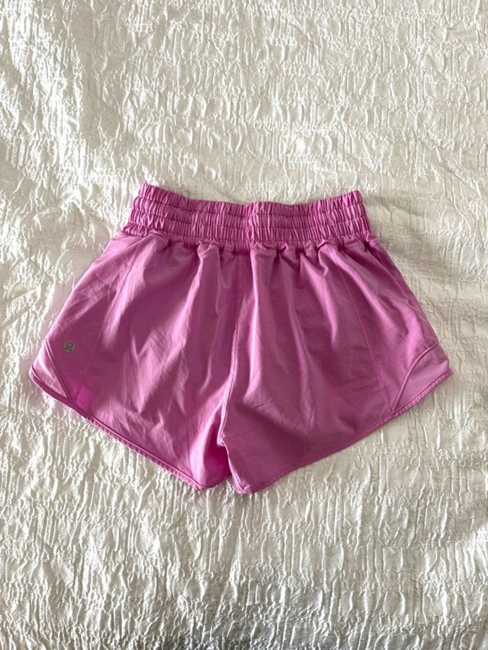 EXCELLENT Lululemon Hotty Hot High-Rise Lined Shorts 2.5" Velvet Pink Running 2 - Picture 4 of 8